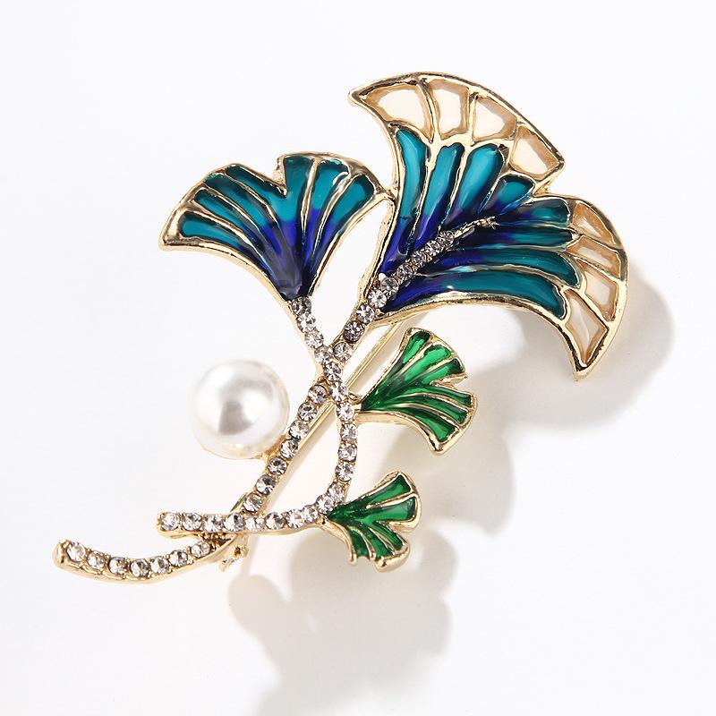 

Роскошная изысканная брошь с листьями гинкго, инкрустированная цирконием, персонализированная булавка с несколькими листьями и жемчугом, аксессуары для одежды, идеальный подарок для пар