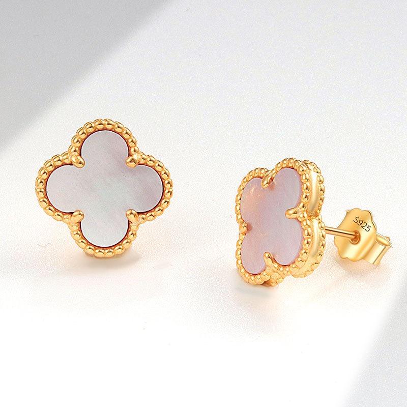 Women's Four-Leaf Clover Bracelet – 18K Gold Plated with Double-Sided Mother-of-Pearl, Elegant High-Quality Accessory, Chic and Lucky Design.