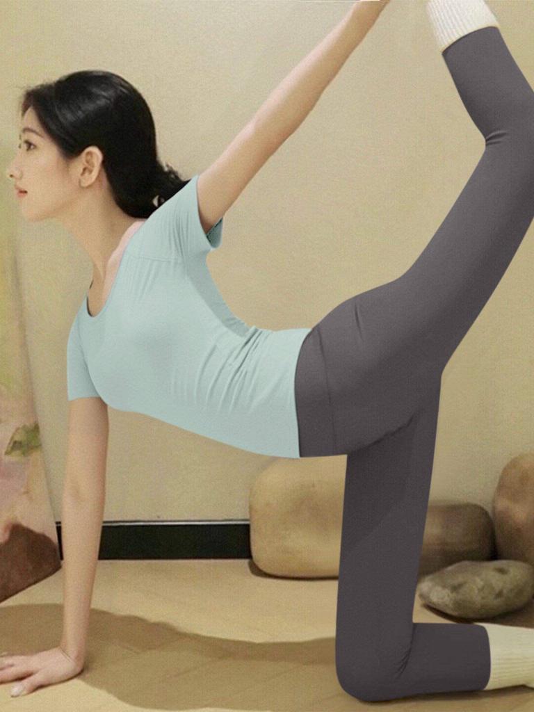 Women's Yoga Set: 2026 Slimming Short Sleeve Pilates Top