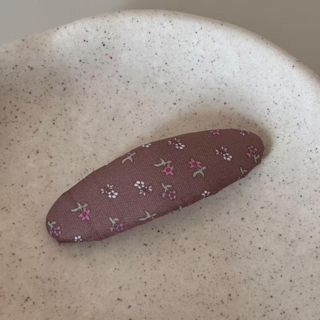 Korean Plaid Floral Oval Hair Clip - Cute & Simple Hair Accessory