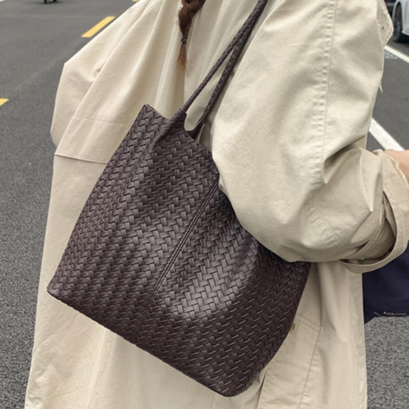 Fashionable Large Bag for Women Commuter Single-shoulder Bag Large-capacity Textured Tote Bag