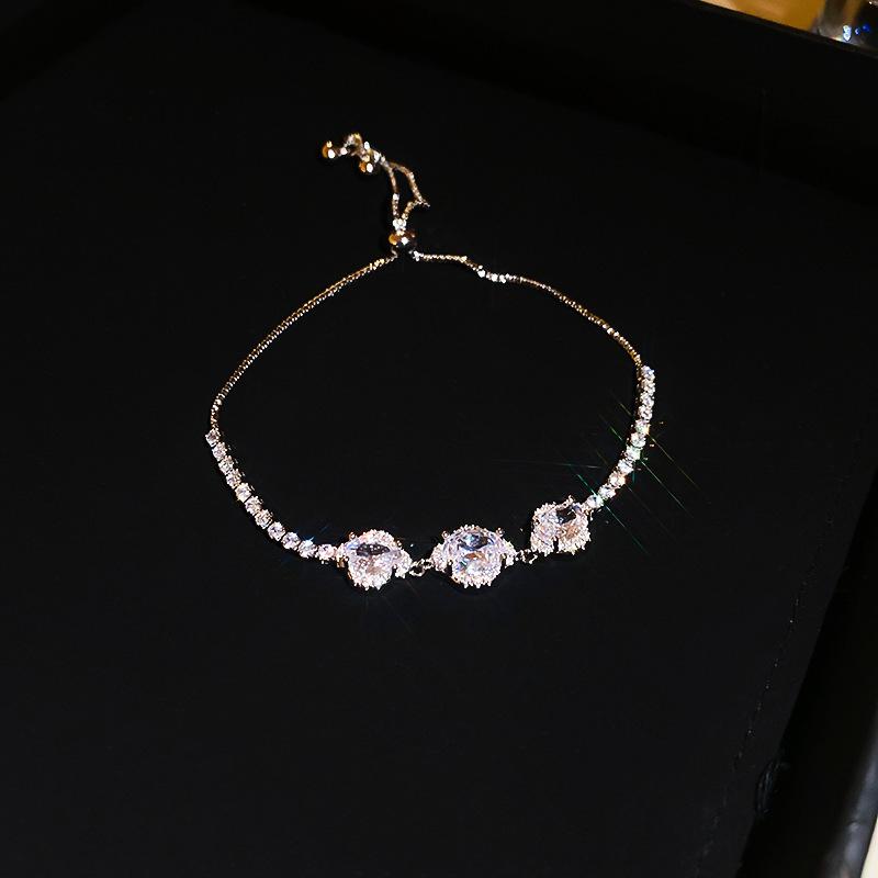 Zircon Round Geometric Flower Bracelet Vintage Style Bracelet Light Luxury High-End Hand Jewelry For Women