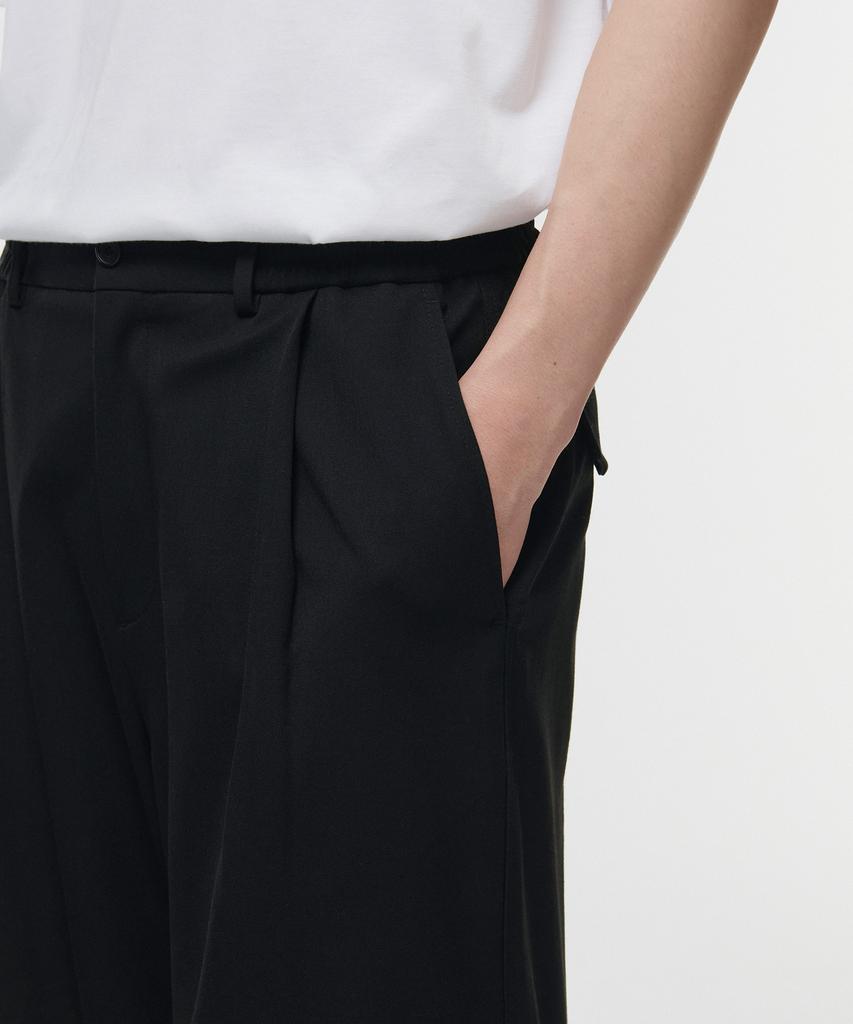 MUSINSA STANDARD Parachute Banding Slacks [Black]