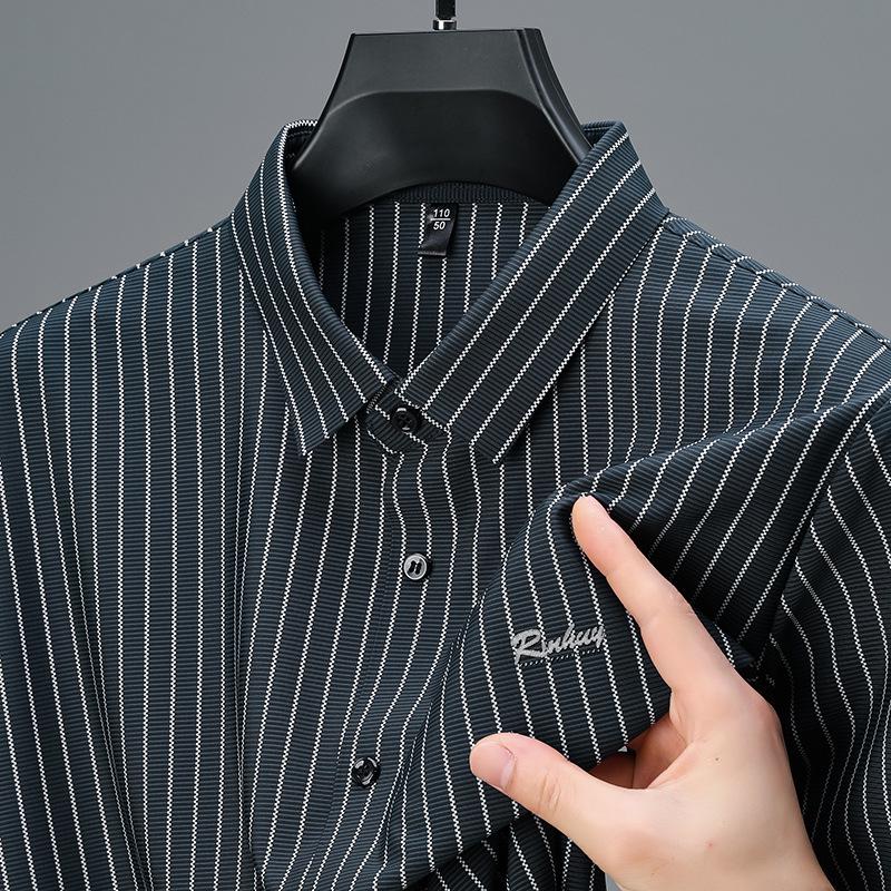 Men's Vertical Striped Short-Sleeve Non-Iron Shirt - Summer Fashion for Dad