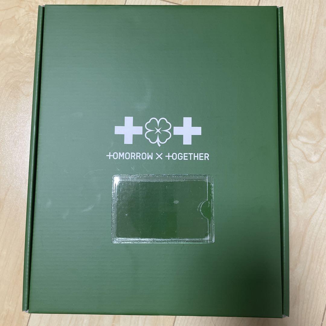 

[Б/У] Набор участника TXT