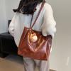 Trendy Fashionable Shoulder Bag For Women In Chic Colors Ideal For Commute And Casual Outings
