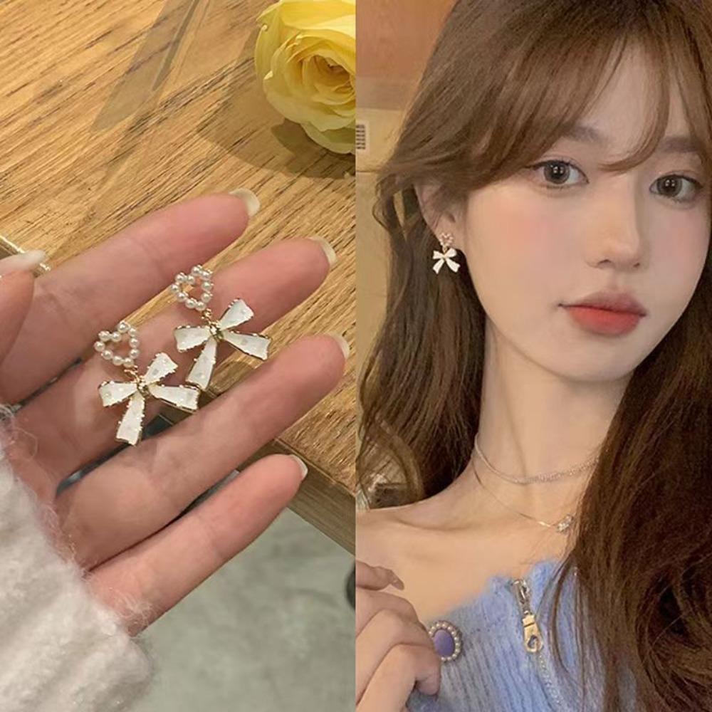 Koreanischer Mode-Charme Weißer Schleifenknoten Steckerohrring für Damen Temperament Perlen Schleife Herz Ohrringe Party Schmuck Zubehör Geschenk