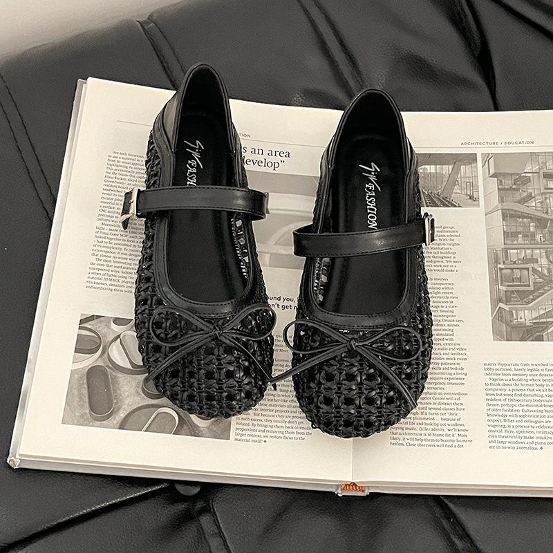 Versatile casual retro hollow breathable shallow mouth Mary Jane shoes girls summer fashion buckle sandals flat single shoes