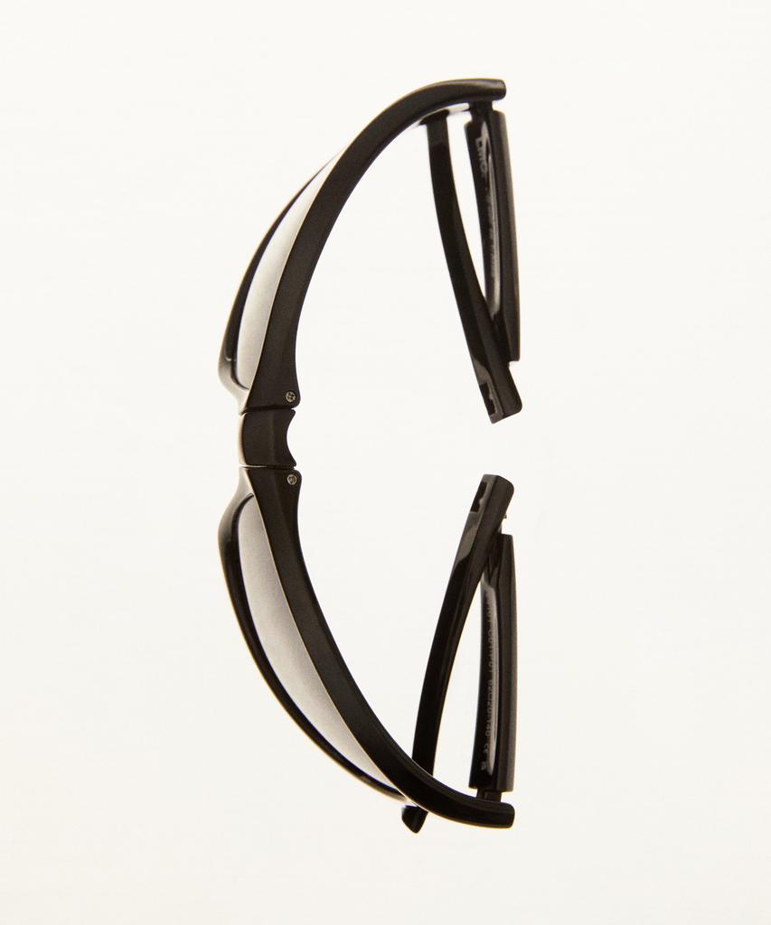 LMC Oval Globe Polarized Sunglasses Black