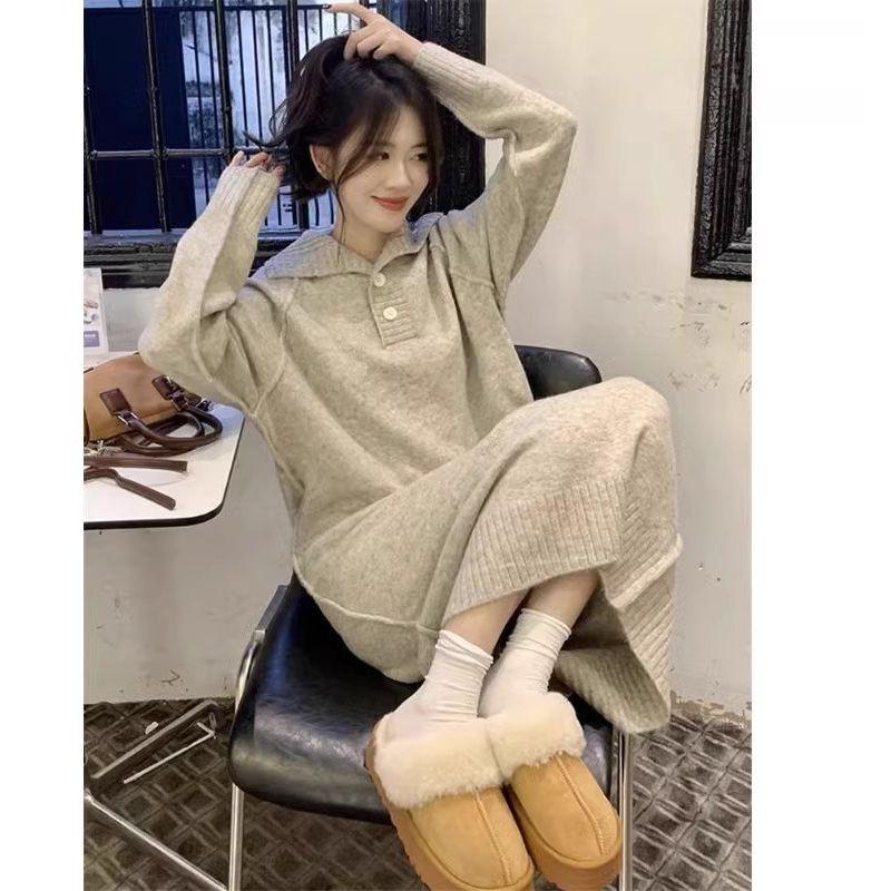 

Платье вязаное с воротником поло Женское Осень и Зима Свободное 2024 Новое поступление Базовое Посадка Средней длины Длинное ниже колена Платье-свитер Oatmeal Color M recommendation 45.00 kg-52.50 kg