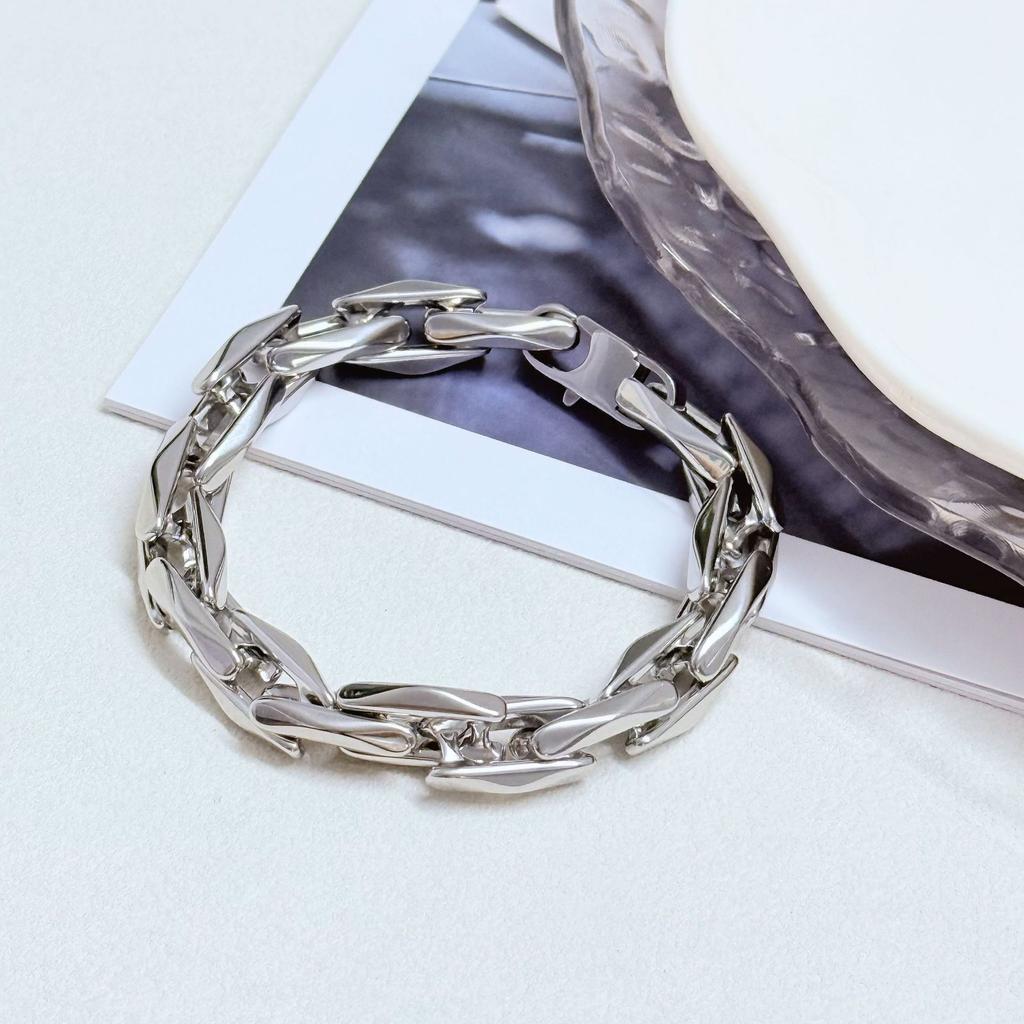 Trendy Men's Titanium Steel Bracelet Cuban Chain Does Not Fade Hip-hop Personalized Stainless Steel Jewelry Simple and Versatile
