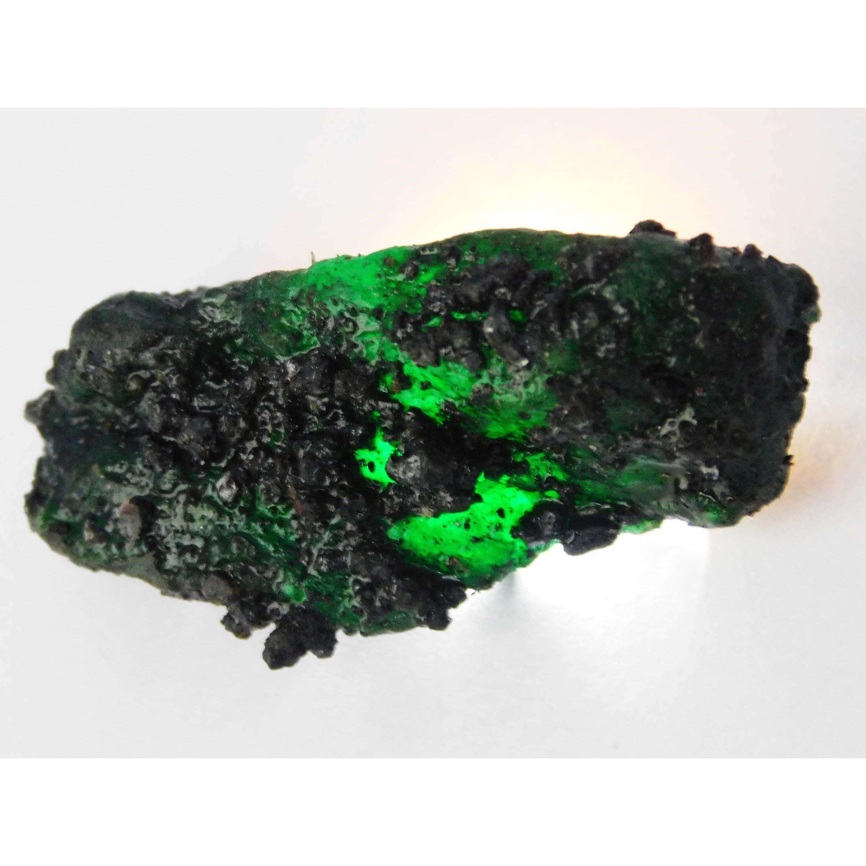 

CERTIFIED Emerald Huge Rough 81 Ct Natural Earth Mined Green Loose Gemstone A-5518 49.6 mm approx зелений