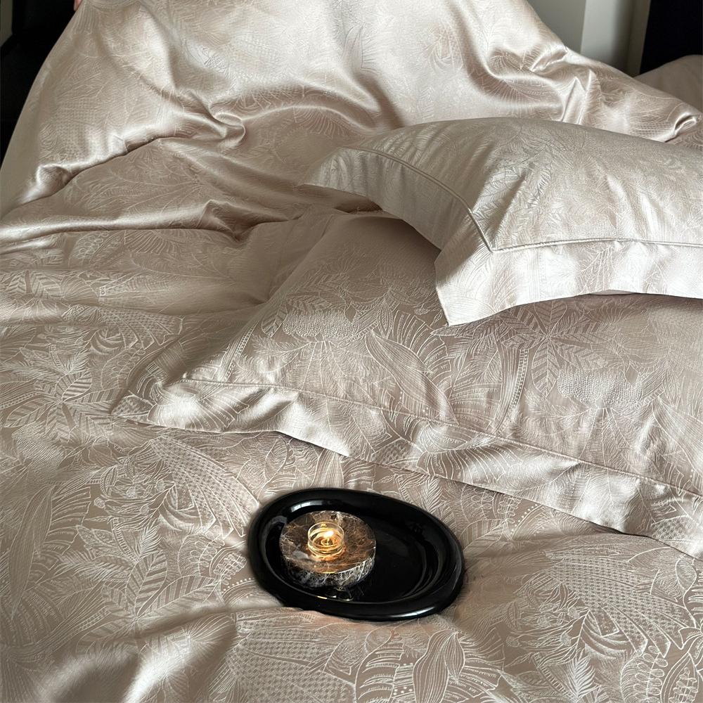 Pure Cotton Bedding Four-piece European Classical Simple Skin-friendly Breathable Bed Sheet Quilt Cover Pillowcase Kit