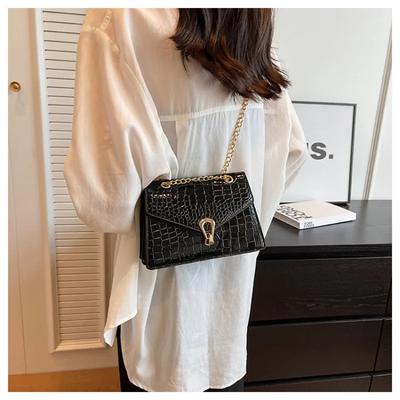 Monochromatische Schultertasche mit Kette für Damen Koreanische Version Schultertasche Kleine Quadratische Luxusmarke Neu Trend