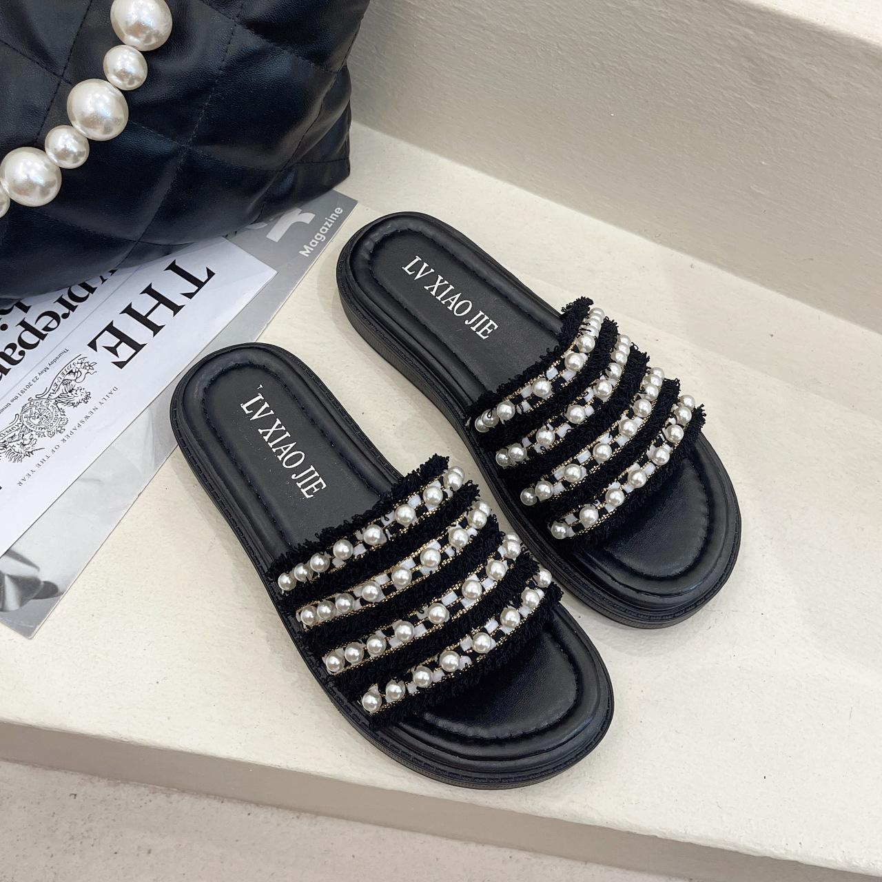 

Fairy small fragrant wind thick-soled slippers female summer wear 2025 new soft bottom lightweight pearl Internet celebrity word sandals 40