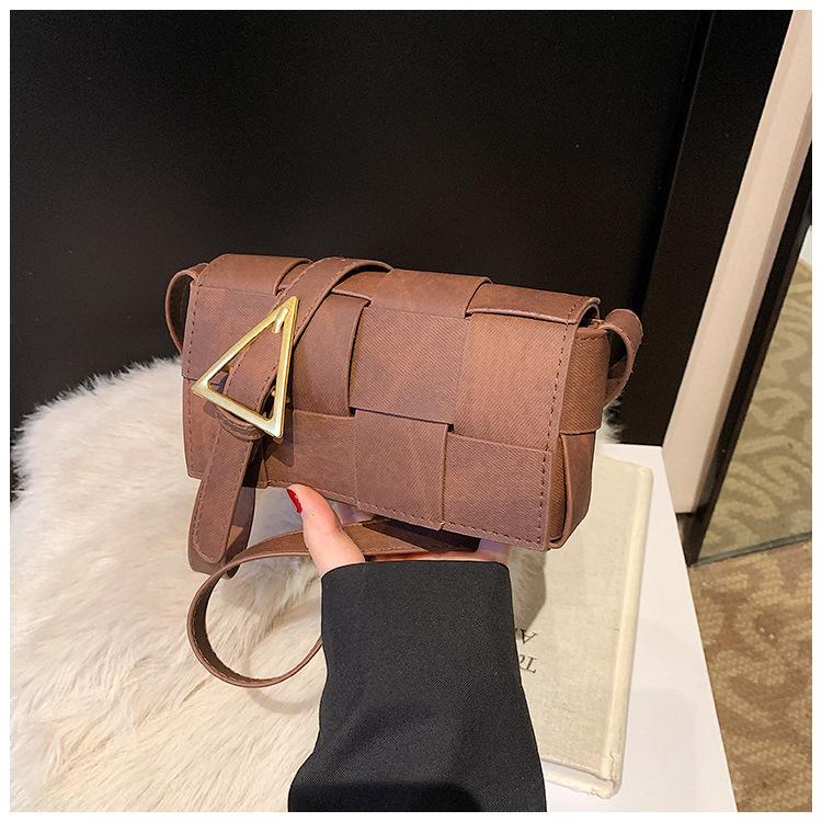 

Женская сумка плетеная сумка 2025 новая мода однотонная универсальная маленькая квадратная сумка на плечо сумка-мессенджер темно-коричневого