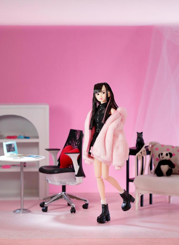 Sekiguchi Momoko DOLL Streaming Girl PVC Doll