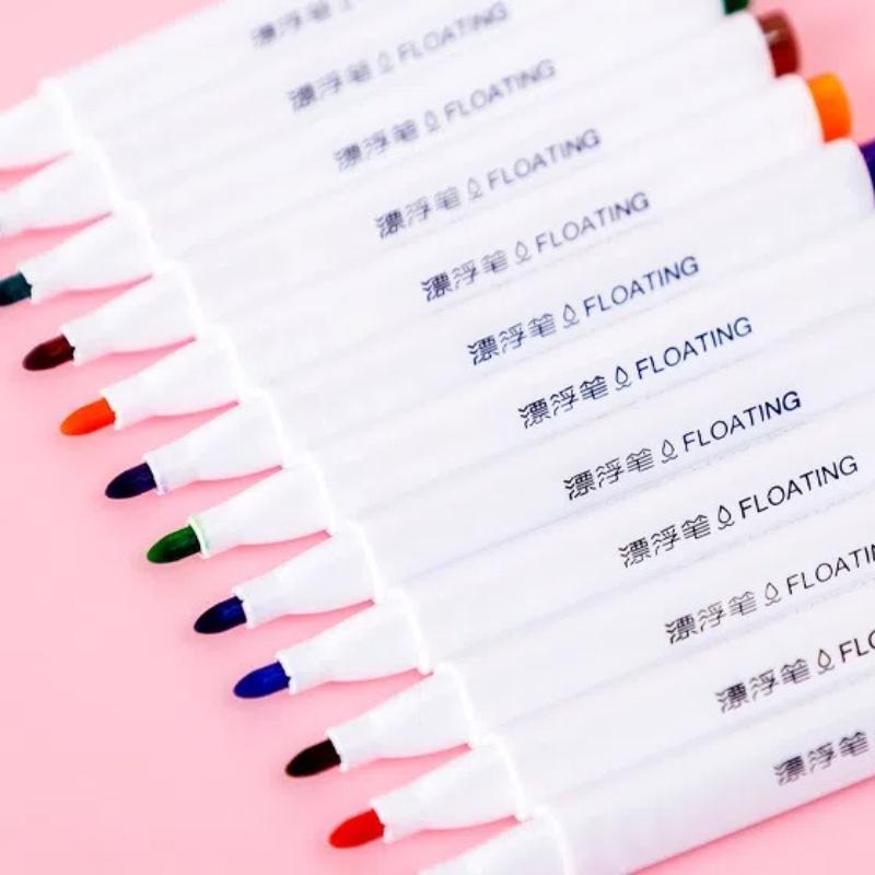 Kreative Wasserkunst: Sehen Sie zu, wie Ihre Designs mit diesem erstaunlichen Stift auf dem Wasser schwimmen.