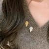 French Retro Rhinestone Feather Brooch: Vintage High-End Style Fashion Accessory