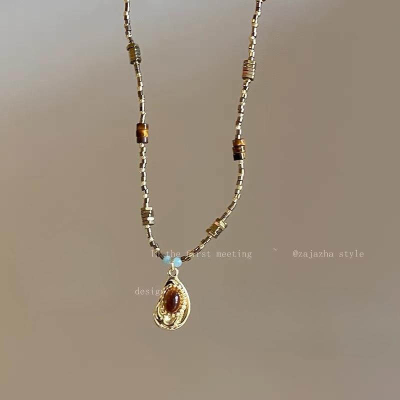 Tiger-eye Stone Pendant Necklace for Women - Vintage Collar Chain with High-end Sweater Chain