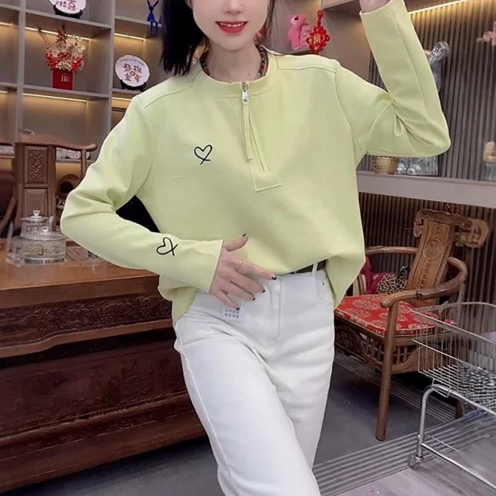 Elegant Korean Style Stand Collar Heart Print Fleece Top - Warm and Tummy Covering for Autumn/Winter