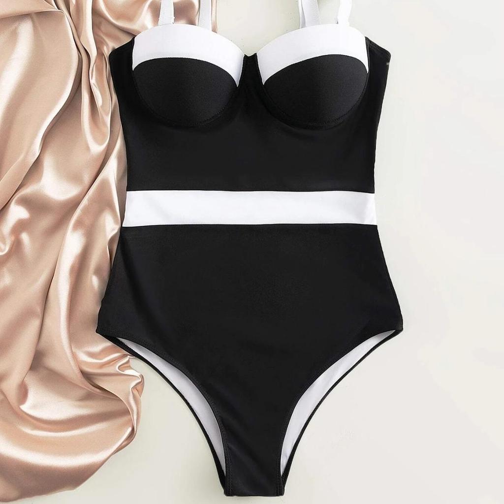 Evropské a americké jednodílné plavky se šněrováním a vycpávkami na prsou - Sexy bikiny styl dámské plážové oblečení