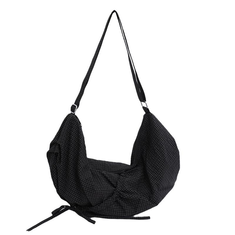 

Korean version of niche dumpling bag women s 2025 autumn and winter new large-capacity casual shoulder bag literary pleated messenger bag чёрный