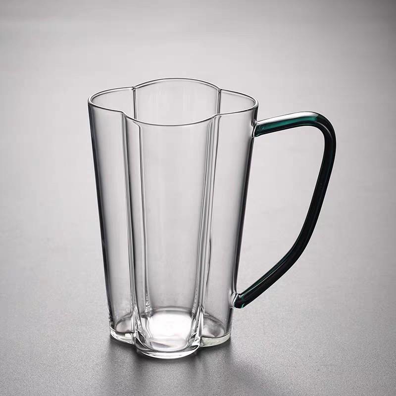 

High-Capacity Heat-Resistant Four-Leaf Clover Glass Tea Cup, Borosilicate, Simple Transparent Design 380ml