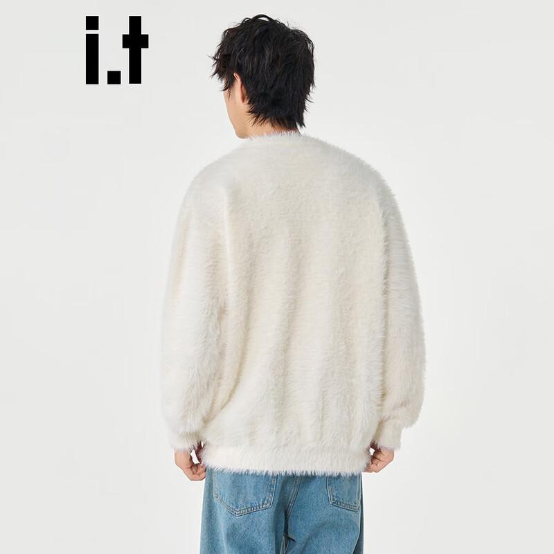 CHOCOOLATE Men's Loose Plush Round Neck Knitted Sweater