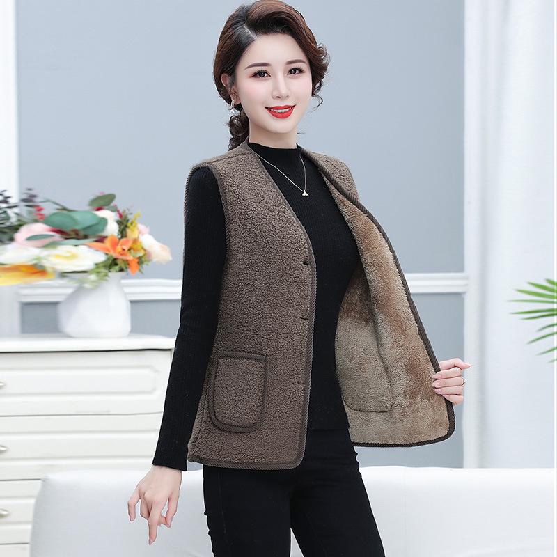 Women's Stylish Plus Velvet Warm Outerwear Vest - Winter Shawl for Middle-Aged Mothers