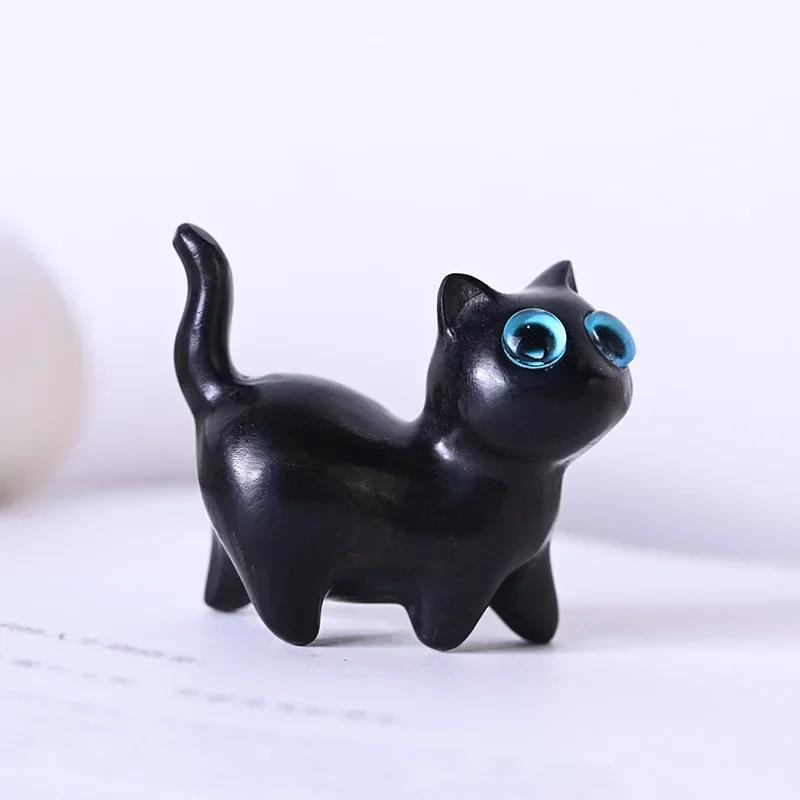 Small Crafts Kawaii Cat Miniature Figurines Handmade Sandalwood Carving Kitty Sculpture Desk Ornaments Gift Home Decoration