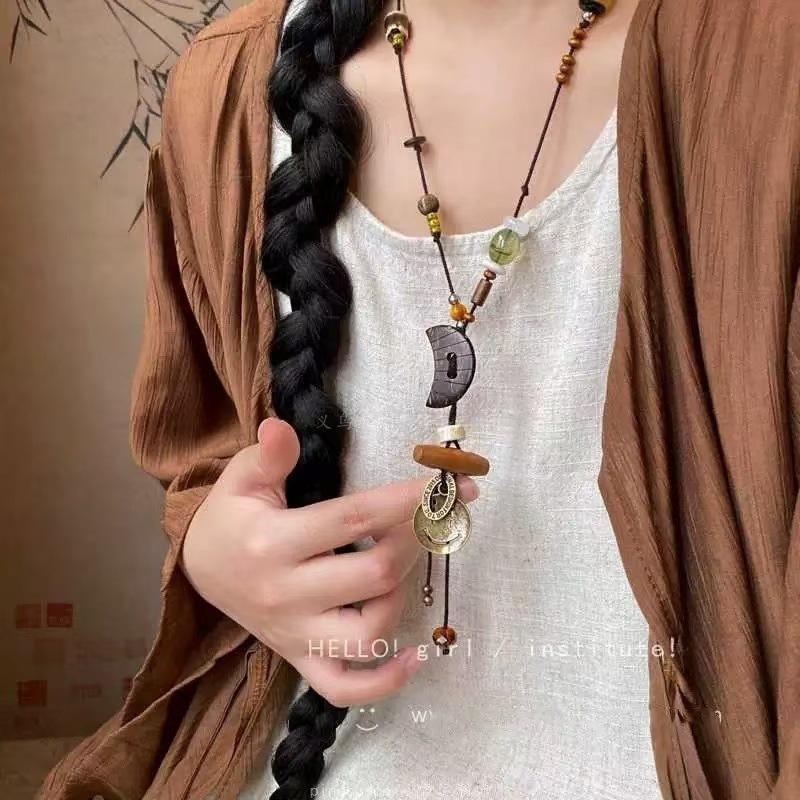 Bohemian Geometric Pendant Necklace Niche Retro Temperament Collarbone Chain Light Luxury Versatile High-end Jewelry