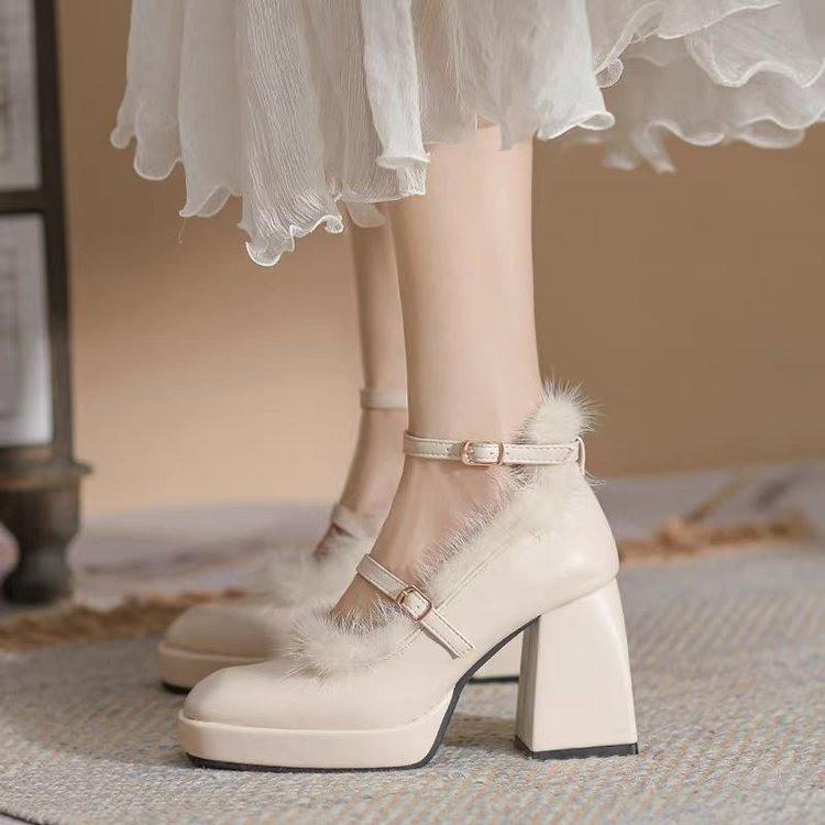 Autumn and winter velvet French fairy one-word buckle high heels women's thick heel bridesmaid shoes medium heel fluffy Mary Jane single shoes