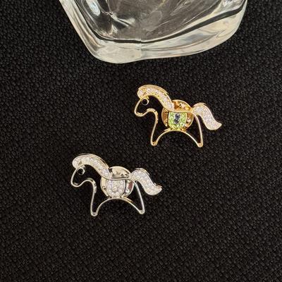 Exquisite Hollowed-out Colored Diamond Horse Brooch - Cute and Niche New Year Pin