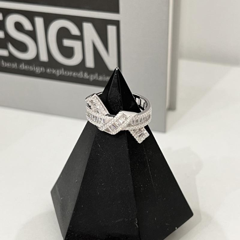 

Fashionable Versatile And Adjustable Zirconia Ring For Women In Dainty Geometric Design Perfect For Modern Aesthetics