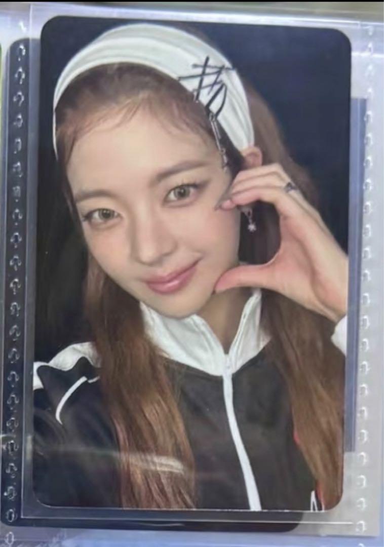 

[USED] itzy GOLD Starriver Chinese ver.C Bonus Trading Card Rear
