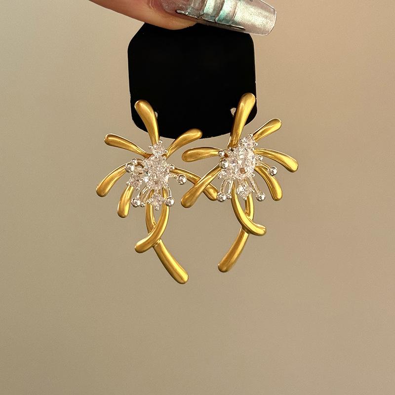 

Серьги-пусеты с подвеской в виде цветка из циркония и серебряной иглы, нишевая модная бижутерия, простые серьги с темпераментом холодного ветра, женские