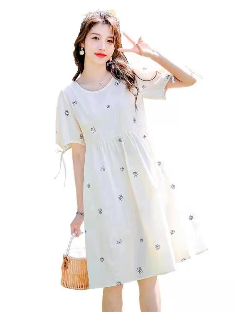 Summer Maternity Print Dress: Stylish Net Celebrity 2022 Collection - Lightweight and Advanced Design.