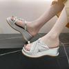 Fashion Open Toe Thick Shoes Chic Elegant Women's Slippers and Ladies Sandals Small Size Summer 2025 Slides Clappers Slip-resistant Shoe