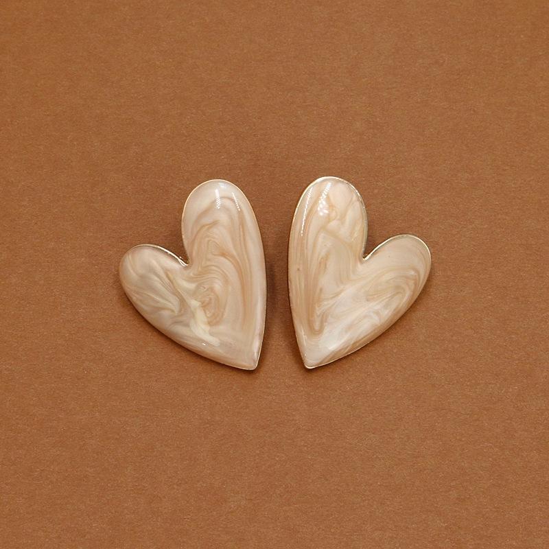 Autumn and winter niche French retro court enamel stud earrings femininity fashionable personality exaggerated Hong Kong style small fragrant ear