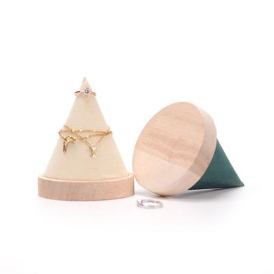 Creazione di gioielli e bijoux – Portagioie ed espositori per gioielli