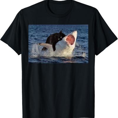 Camiseta del Meme del Gato Mordiendo al Tiburón