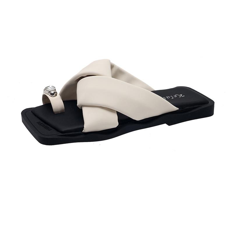 

Flat-bottomed toe slippers women s summer wear 2025 new Korean version retro fairy style casual seaside beach sandals 35
