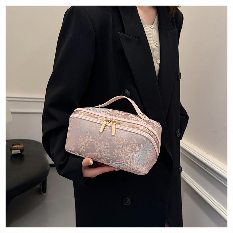 Elegant Vintage Embroidered Makeup Bag Large Capacity Portable and Perfect for Storing Cosmetics and Toiletries Ideal for Travel