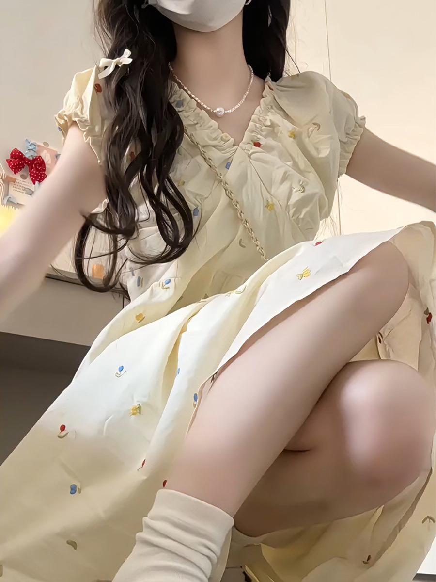 Summer French design sense V-neck floral dress small milk sweet first love waist thin chic long skirt S