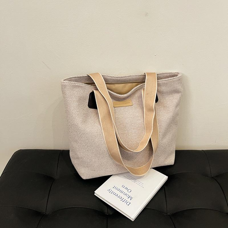 Autumn and Winter Woolen New Handbag Women's Large-capacity Casual Simple Shoulder Bag College Student Literary and Versatile Class Bag