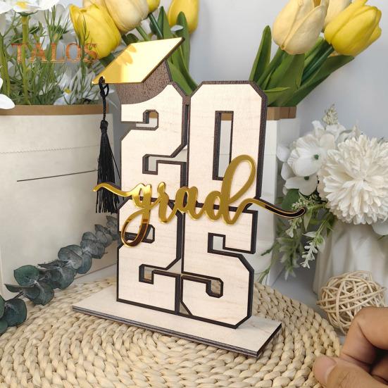 Class of 2025 Graduation Table Sign High School College Graduates Bachelor Hat Wooden Sign with Base Home Graduation Ceremony Party Decoration