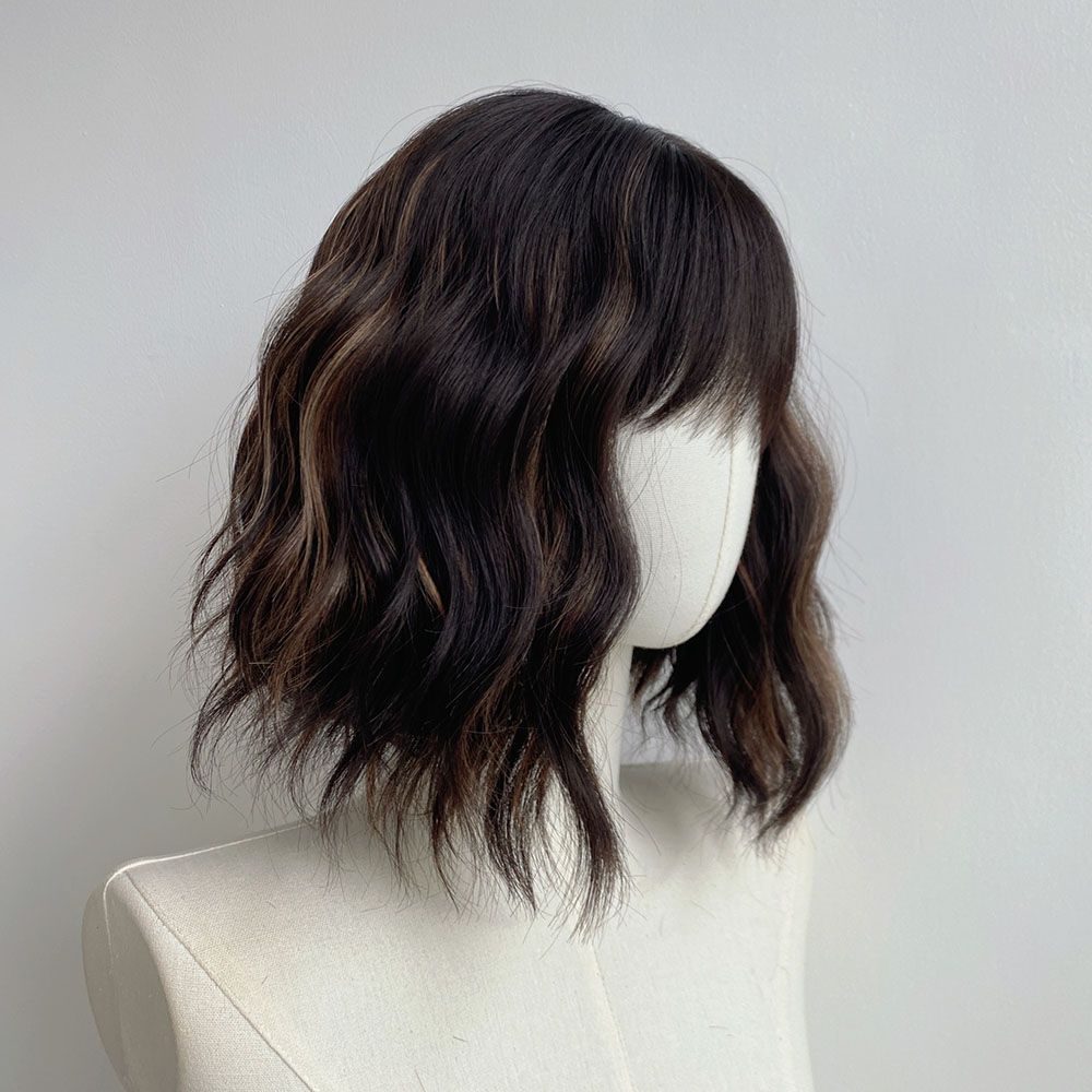 Elegant Bob-Style Women's Wig: Voluminous, Wavy Short Curls with a Matte Silk, Breathable Rose-Patterned Mesh Full-Head Cap