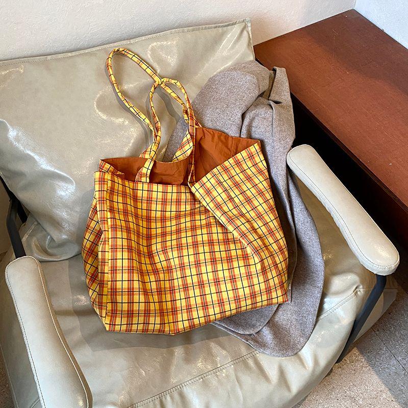 

Холщовая сумка-тоут с леопардовым принтом, женская сумка большой вместимости, новинка 2025 года, модная сумка-мессенджер, сумка для поездок, самая простая в сочетании, одноплечевая сумка для мамы Yellow