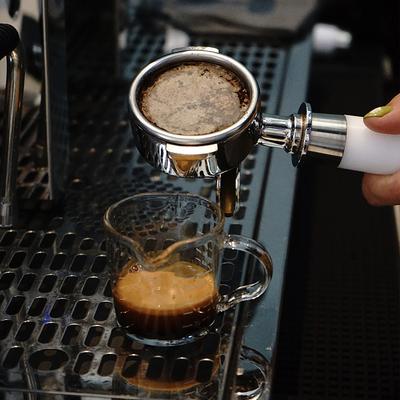 Kávový filtrační papír Jednorázový 100 ks Sekundární vodní filtr Pro 51mm 53mm 58mm Portafiltr Příslušenství pro espresso kávovar Barista
